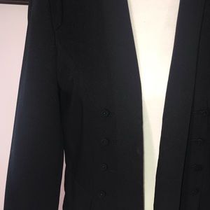 Details, details in this short jacket